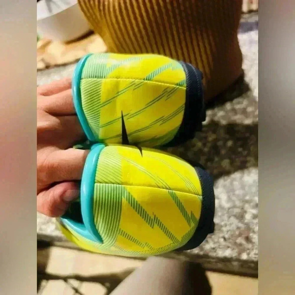 Nike Mens Rare Mercurial Victory II Turf Soccer Shoes Cleats 441994-754 Size 6 - Picture 3 of 9